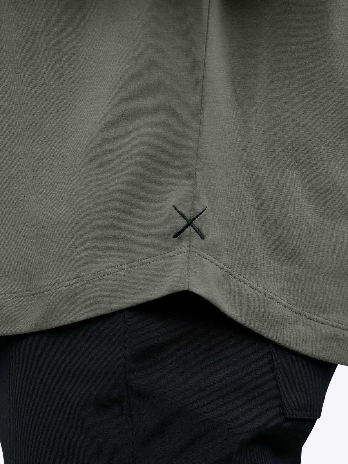 AO Henley Curve-Hem Tee | Gunmetal Signature-Fit PYCA Pro®