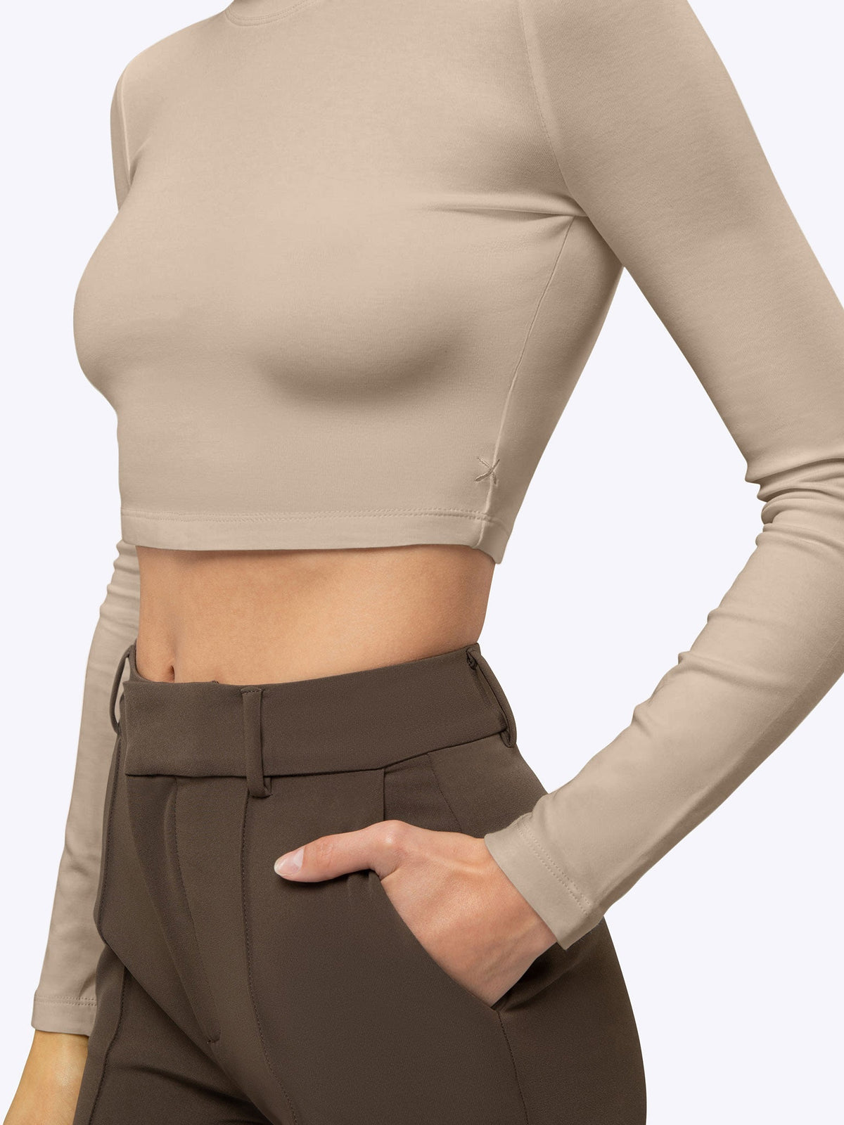Long Sleeve Tomboy Tee Cropped | Sand Dune Slim-Fit Tomboy-Cotton™