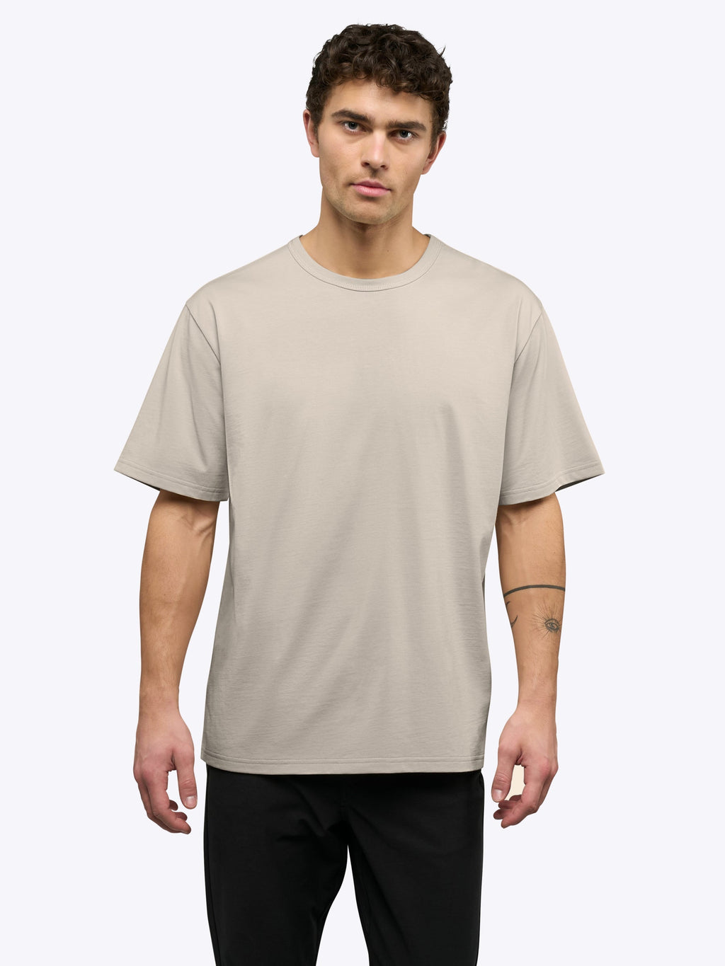 [info]--Tom is 6'1, 180lbs and wears a size L