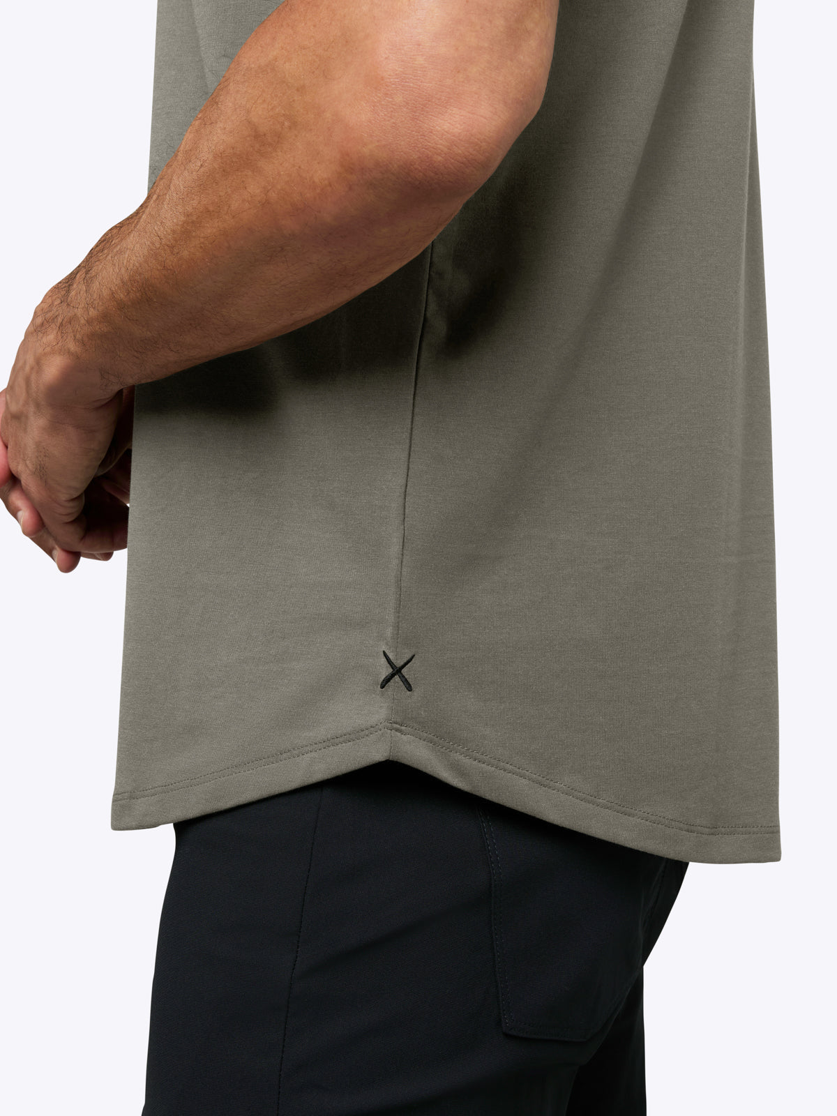 AO Curve-Hem Tee | Slate Signature-fit PYCA Pro®