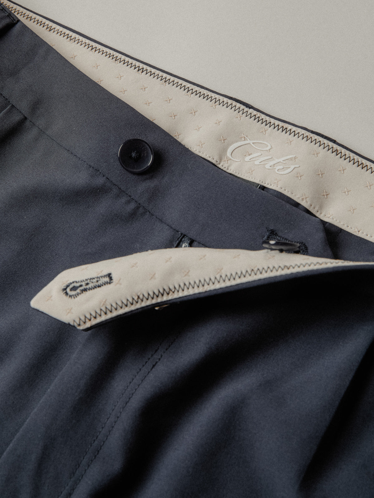 Club Golf Short | Black Classic-fit