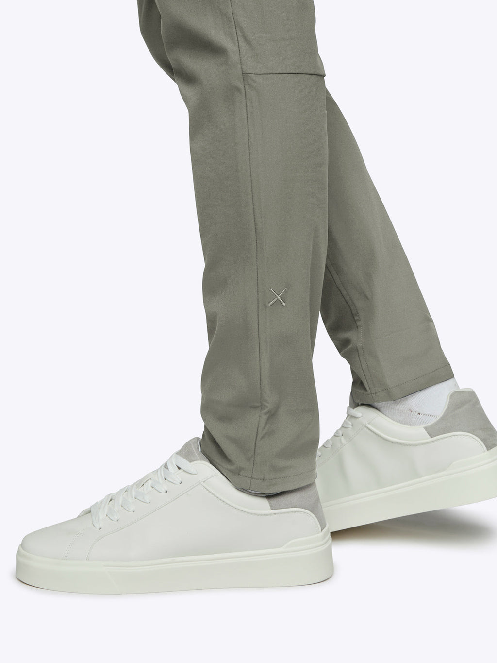 AO 5-Pocket Pant | Tea Leaf Slim-fit Versaknit®