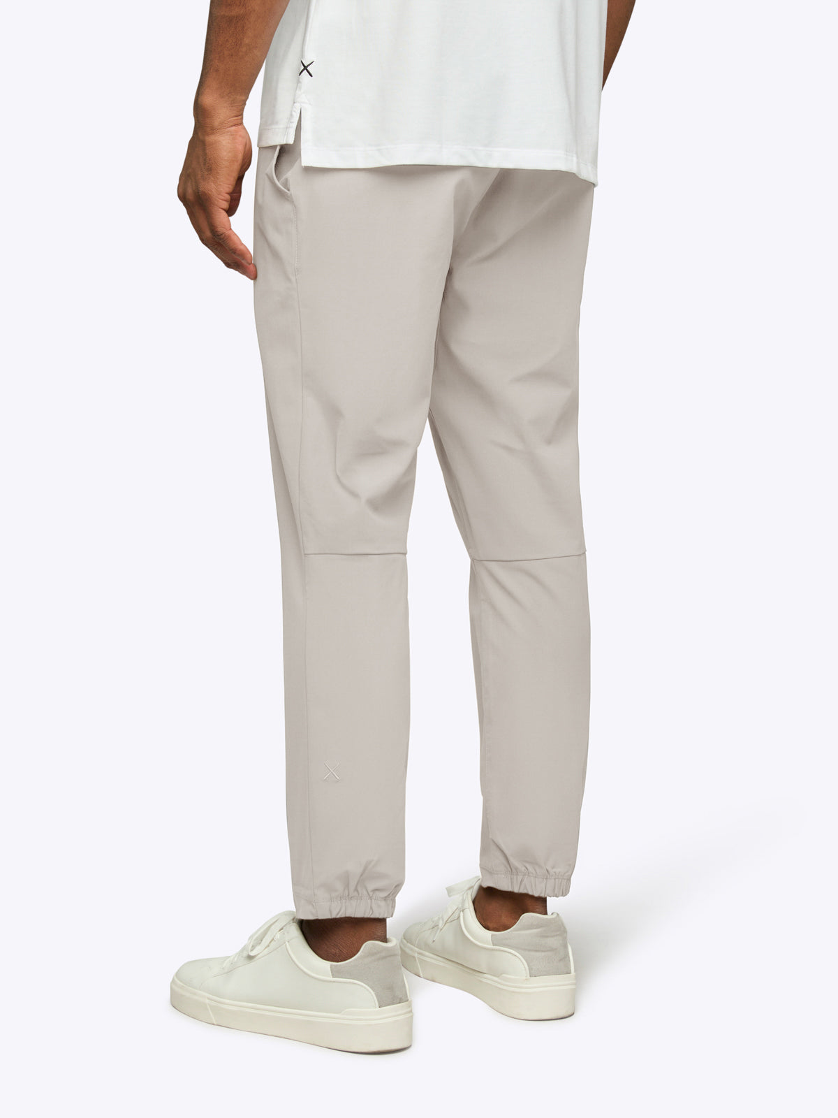 AO Jogger Pant | Vapor Slim-Fit Versaknit®