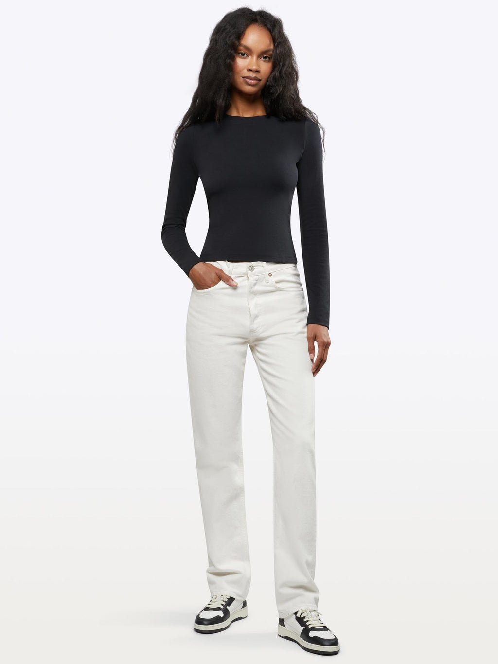 [info]--Taelor is 5'9" and wears a size XS